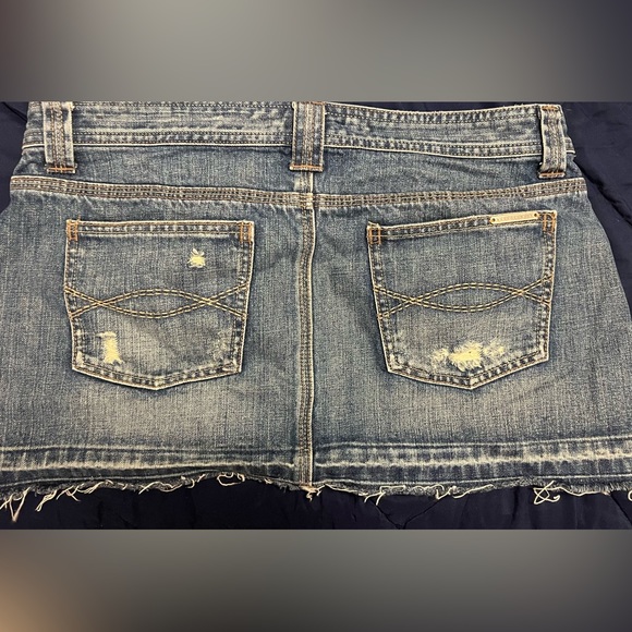 Abercrombie and Fitch Distressed Cut-Off Blue Denim Mini-Skirt Size 10 - Picture 4 of 10